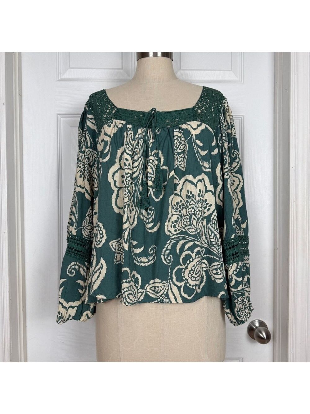 Angie Womens Boho Crochet Trim Long Balloon Sleeve Blouse Green Floral Small - Picture 3 of 11